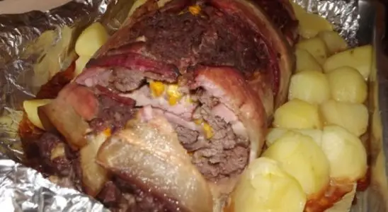 Rocambole de carne moída prático, delicioso e perfeito um almoço cheio de sabor 1 rocambole de carne moída