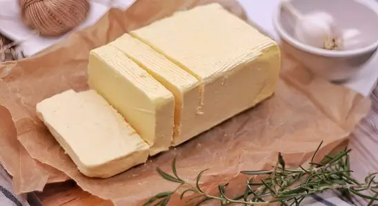 Manteiga caseira utilizando apenas 1 ingrediente mais saudável natural e sem conservantes 1 Manteiga caseira