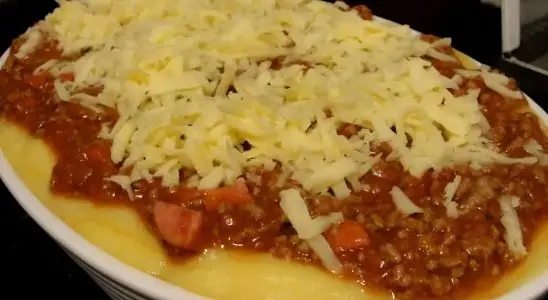Polenta cremosa com molho de carne moída feita em 5 minutos na panela de pressão 4 Polenta cremosa