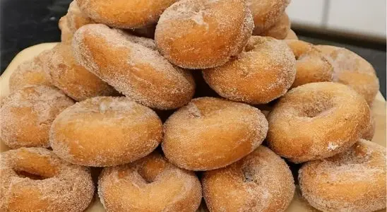 Rosquinha frita igual a vovó fazia muito fofinha e deliciosa para comer com café 3 Rosquinha frita