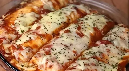 Panqueca de carne moída com molho de tomate e massa fofinha receita italiana 2 Panqueca de carne moída