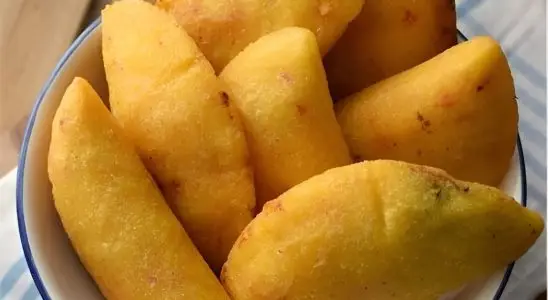 Pastel de mandioca com recheio de carne uma verdadeira iguaria na sua casa 4 Pastel de mandioca