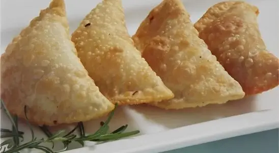 Misture esses 3 ingredientes e faça uma deliciosa massa de pastel 3 Massa de pastel