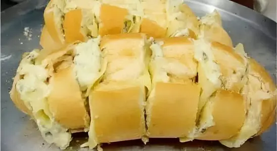 Pão de alho no pão francês muito melhor que aquele vendido no supermercado 2 Pão de alho no pão francês