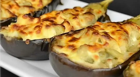 Berinjela recheada assada no forno uma opção diferente para seu almoço ou jantar 4 Berinjela recheada