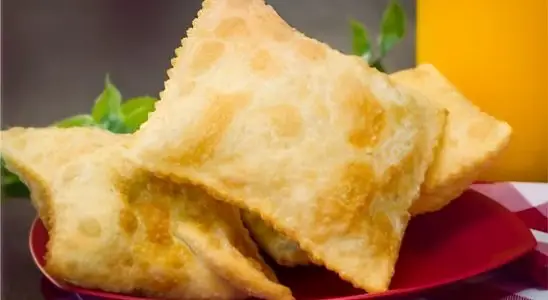 Você não vai acreditar essa massa de pastel leva um ingrediente secreto que você tem no armário 4 Massa de pastel com creme de leite