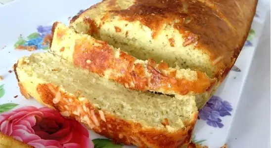 Pão de cebola com parmesão fácil e delicioso perfeito para seu lanche 3 Pão de cebola