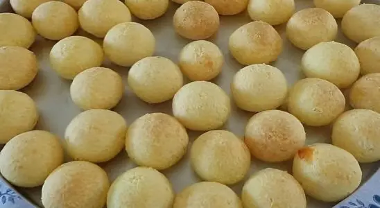 Pão de queijo especial feito com apenas 3 ingredientes fácil e saboroso 1 Pão de queijo