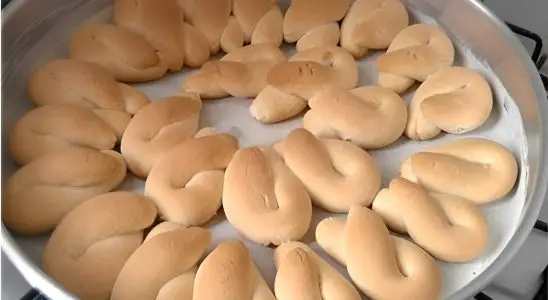 Rosquinha de nata sem nata com ingredientes que você tem no armário para fazer ainda hoje 1 Rosquinha de nata sem nata