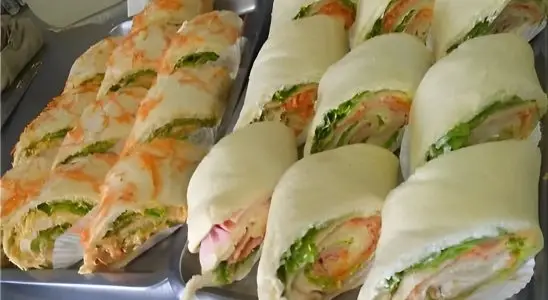 Sanduíche enrolado delicioso e saudável receita completa da massa e dos recheios 4 Sanduíche natural enrolado e saudável