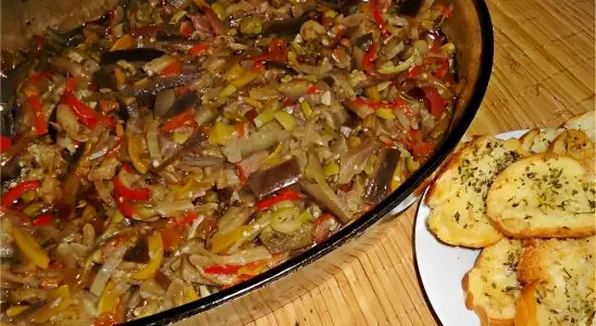 Antepasto de berinjela leve e saboroso para comer com torradas e pães 3 Antepasto de berinjela