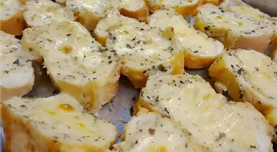 Creme de alho para fazer deliciosas torradas e também pão de alho fica uma delícia 1 Creme de alho para pão de alho ou torradas