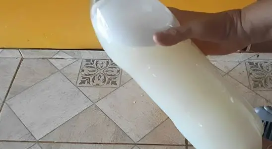 Misturei esses produtos e fiz um poderoso limpa pisos e tira manchas deixou meu piso novo sem esforço 2 limpa pisos e tira mancha caseiro