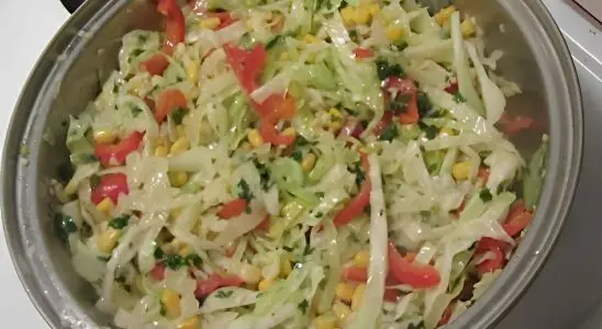 Repolho refogado com pimentão uma delícia fácil e prática perfeita para o almoço ou jantar 3 repolho refogado