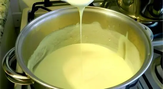 O dono do restaurante me ensinou essa receita de molho branco simples para massas e gratinados 2 molho branco