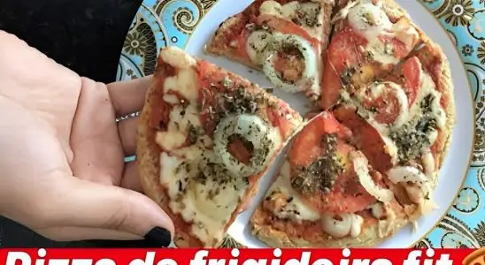 Pizza de frigideira fit com 3 ingredientes deliciosa e perfeita para o lanche 3 pizza de frigideira