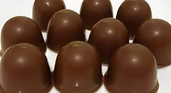 Trufa de coco com 3 ingredientes deliciosa e fácil de fazer para vender ou presentear nessa Páscoa 4 trufa de coco
