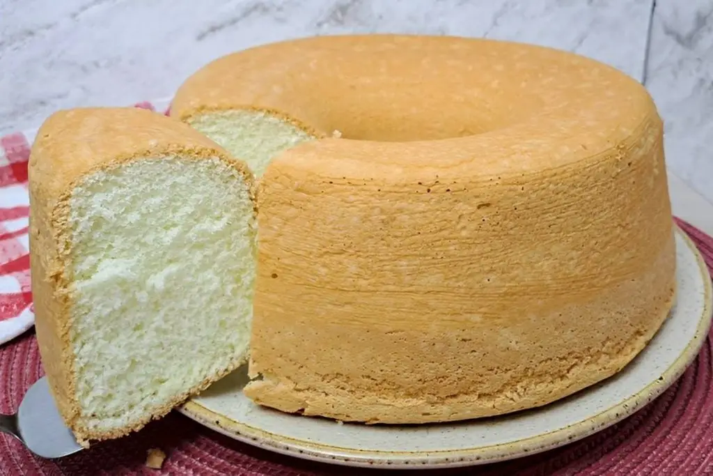 Bolo de maisena com apenas 3 ingredientes perfeito para servir com ch&aacute; ou  caf&eacute;