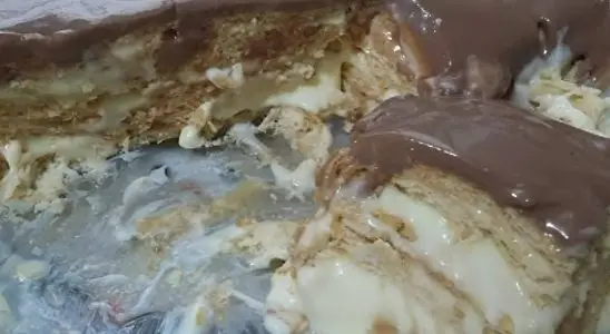 Pavê de bolacha maisena com nata fica pronto em minutos e toda a família vai amar 2 pavê de bolacha maisena