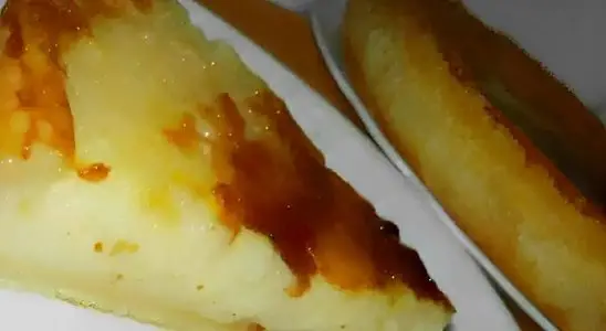 Bolo queijadinha delicioso e fácil de fazer basta bater os ingredientes no liquidificador e assar 4 bolo queijadinha