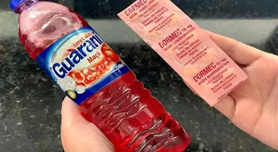 Joguei 2 comprimidos no detergente turbinado e agora ele remove as sujeiras mais difíceis da minha casa 1 comprimidos