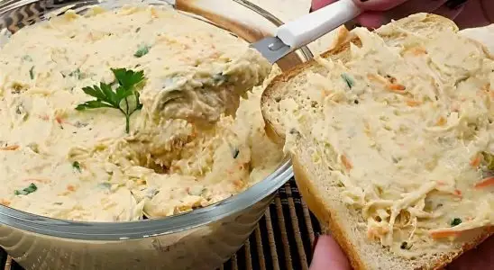 Patê de frango bem prático de fazer fica delicioso com seu sanduíche natural e outros petiscos 4 pate de frango