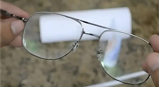 Veja um jeito bem fácil de remover riscos de óculos 2 truque para tirar riscos de óculos