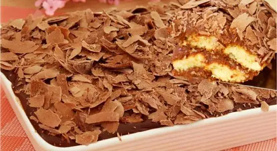 Pavê de chocolate perfeito para o dia dos pais feito com bolacha champagne e chocolate de verdade 1 pavê de chocolate