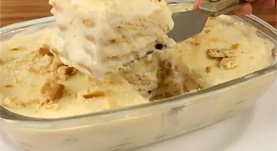 Pavê de creme com biscoito maisena que vai deixar seus convidados com água na boca 1 pavê de creme com biscoito maisena