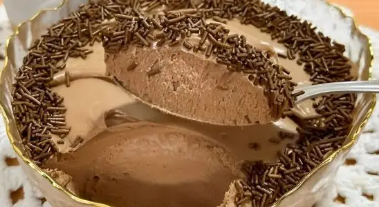 Mousse de brigadeiro aerado e delicioso para agradar toda a família 3 mousse de brigadeiro