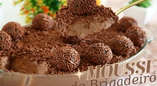 Aos amantes de chocolate: mousse de brigadeiro cremoso e muito fácil de fazer 1 mousse de brigadeiro