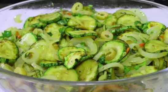 Escabeche de abobrinha um acompanhamento leve e saboroso para seu almoço 3 escabeche de abobrinha