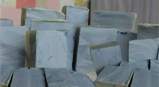 Sabão em barras caseiro bem barato de fazer e espuma bastante na lavagem da roupa e louças 4 sabão em barras caseiro