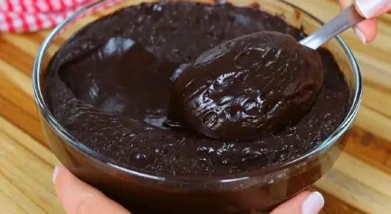 Veja qual é o melhor jeito para fazer recheio de chocolate para bolos 4 recheio de chocolate para bolos
