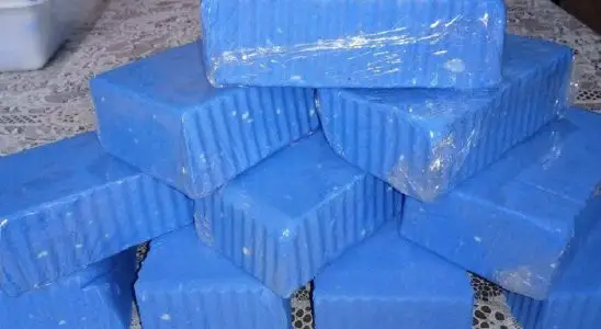 Sabão sem soda que rende bastante e espuma muito na hora da lavagem 4 sabão sem soda
