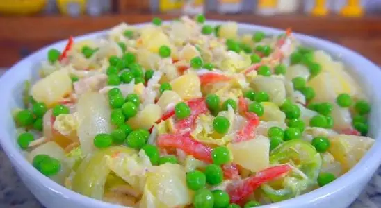 Fiz essa salada refrescante para a entrada e toda a família adorou 1 salada refrescante
