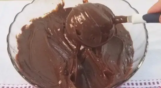 Recheio cremoso de chocolate para bolos muito simples de fazer e fica maravilhoso 1 recheio cremoso de chocolate