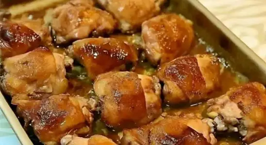 Sobrecoxa de frango assada com um segredo especial para ficar suculenta e não secar 3 sobrecoxa de frango assada