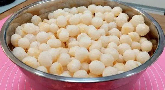 Pipoca de polvilho de mineiro rende muito para comer com café quentinho 4 pipoca de polvilho