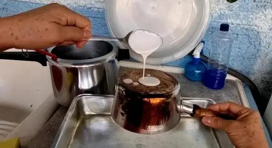 Como limpar panela queimada: agora na sua cozinha só vai ter alumínio brilhando 4 como limpar panela queimada