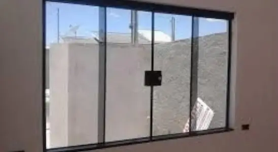 Como limpar vidros e espelhos com uma misturinha que não deixa rastro de manchas 1 como limpar vidros e espelhos