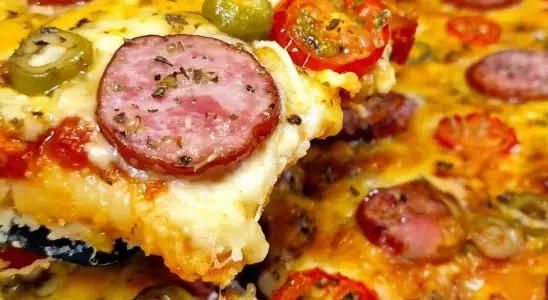 Essa é a melhor pizza caseira que eu já fiz a massa fica perfeita e macia 4 pizza caseira