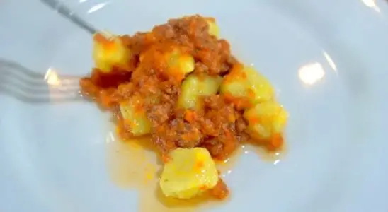 Nhoque de abobrinha leve e delicioso, feito com poucos ingredientes e sem trigo 1 nhoque de abobrinha