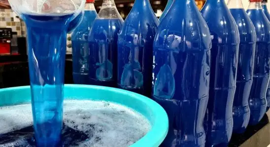 Sabão líquido que rende para o mês todo: barato e fácil de fazer com apenas 3 ingredientes 2 sabão líquido