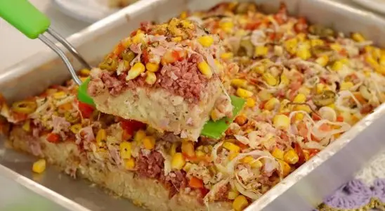 Torta pizza simples de preparar: recheio completo e massa que desmancha na boca 2 torta pizza simples