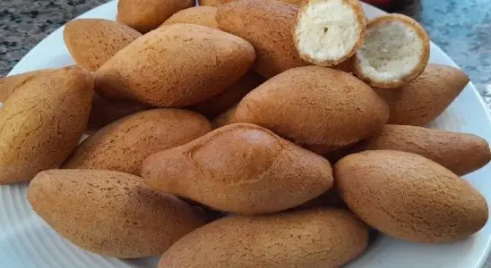 Bolinho de polvilho frito com 3 ingredientes delicioso e sem farinha de trigo 4 bolinho de polvilho frito