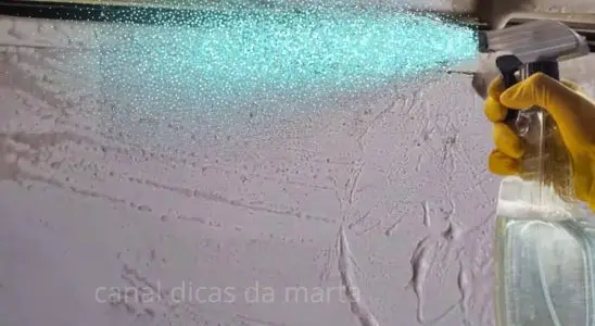 Como limpar geladeira: remove todo mofo e sujeira em poucos minutos 2 Como limpar geladeira