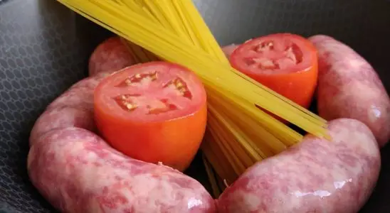 Aprendi a fazer uma macarronada com linguiça fácil e muito saborosa 2 macarronada com linguiça