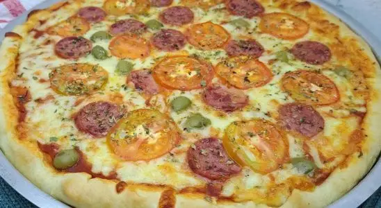 Massa de pizza caseira: aprenda a fazer para saborear em família no fim de semana 3 massa de pizza caseira