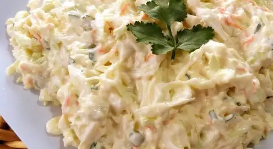 Salada de repolho cremosa que vai bem com qualquer prato do seu almoço de feriadão 4 salada de repolho cremosa